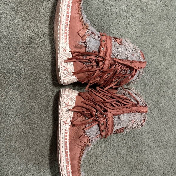 Sold - Picture 4 of 5